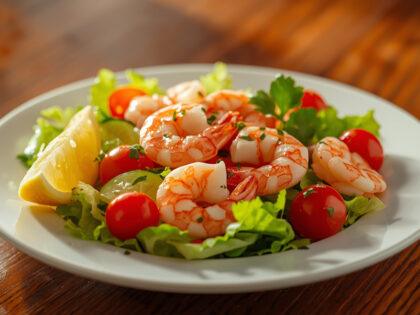 Салат с креветками